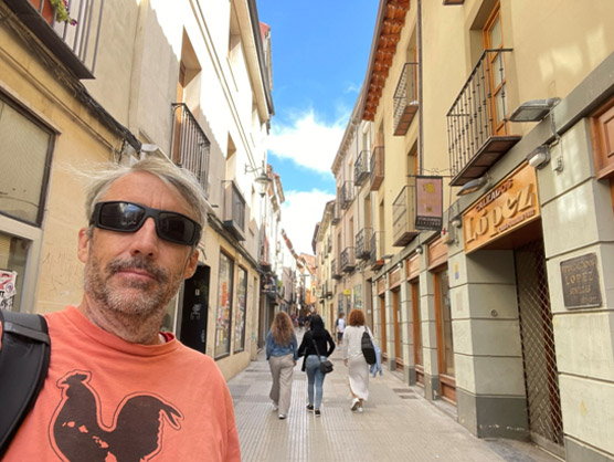 Typical narrow street in Leon. 