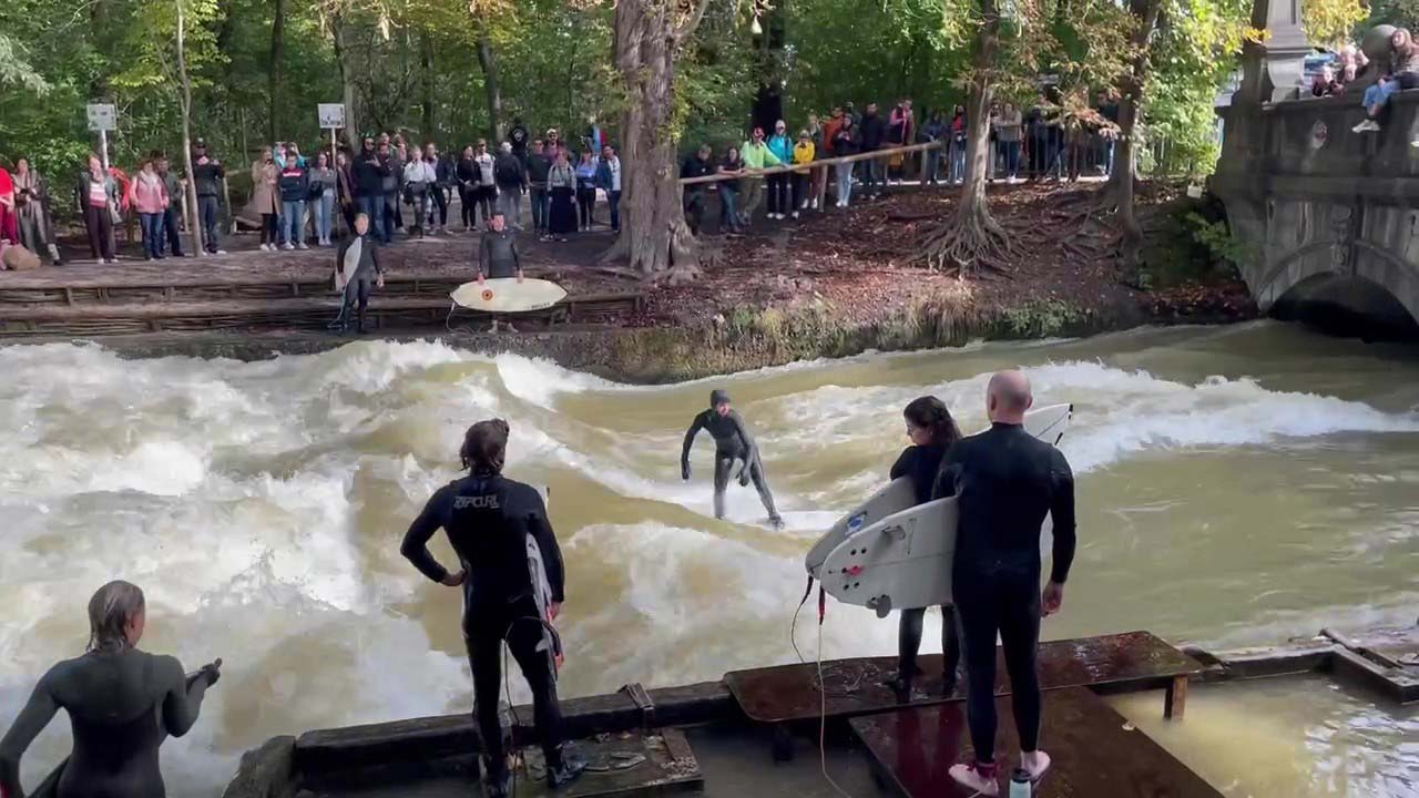 surfers